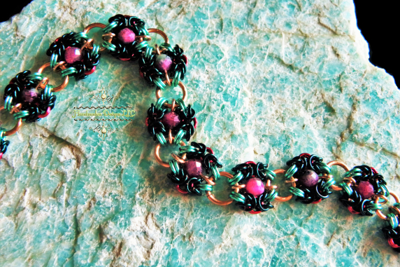 Copper and enameled copper Romanov chainmaille bracelet with Ruby Zoisite
