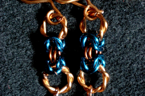 Copper and enameled copper Byzantien earrings with freshwater pearl