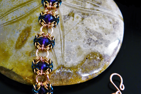Copper and enameled copper Romanov chainmaille bracelet with Amethyst