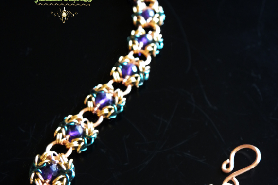 Copper and enameled copper Romanov chainmaille bracelet with Amethyst
