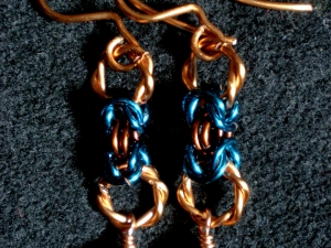 Copper and enameled copper Byzantien earrings with freshwater pearl
