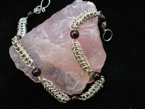 Boxchain (Bracelet)(Sterling Silver/Garnet)